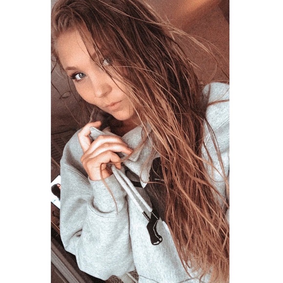 Meet your Posher, Emily - Picture 1 of 1